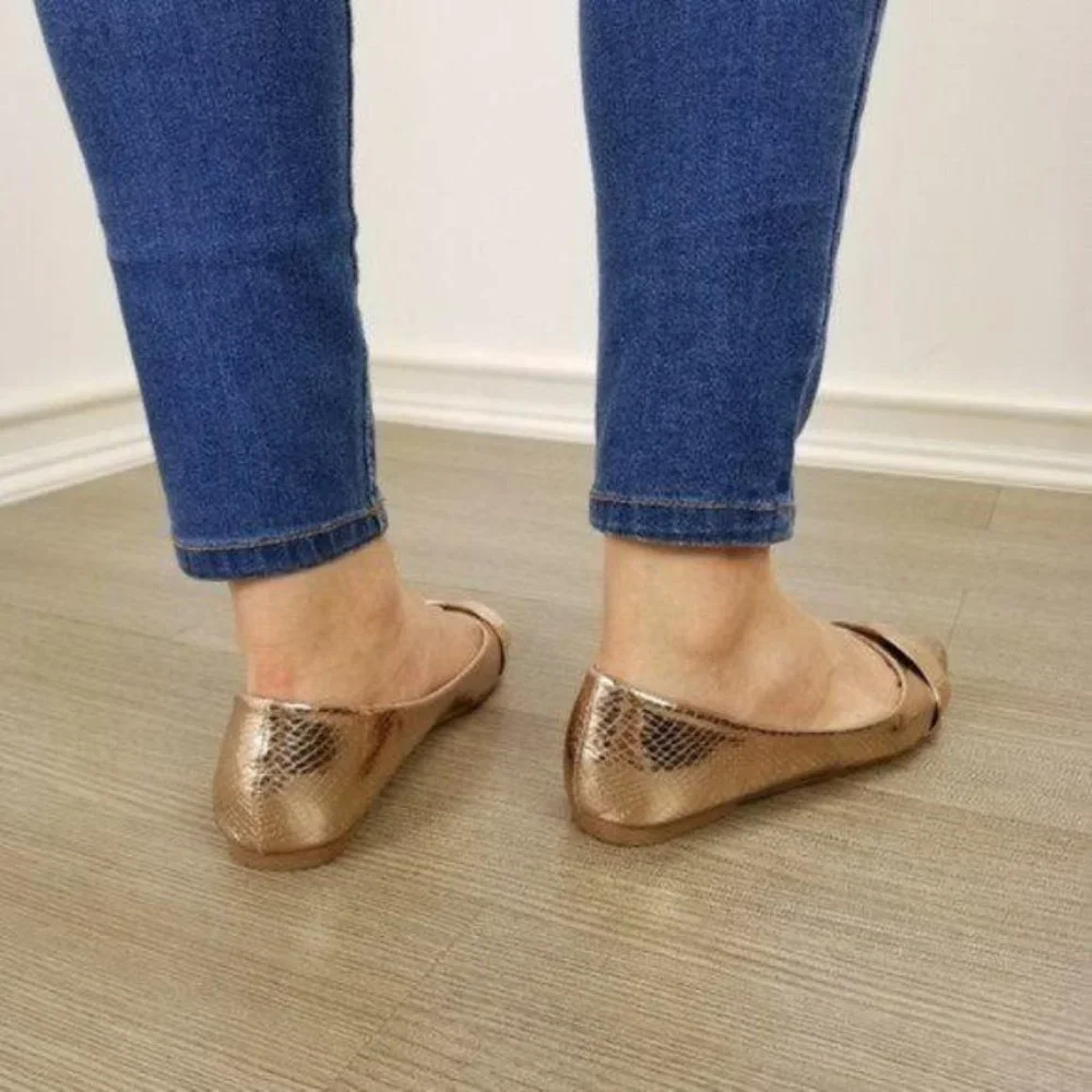 Rode Gold Pointy Toe Slip On Flats - Picture 2 of 7